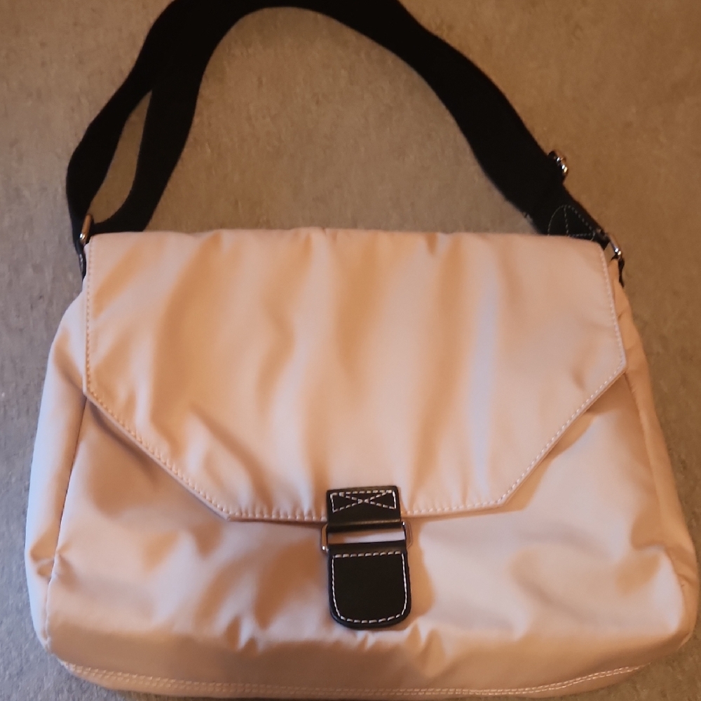 MAXX New York Cream Shoulder Bag